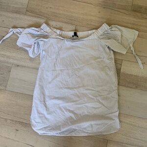 Cute Ann Taylor off the shoulder top